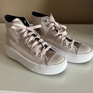 *NEW* Converse platform sneakers